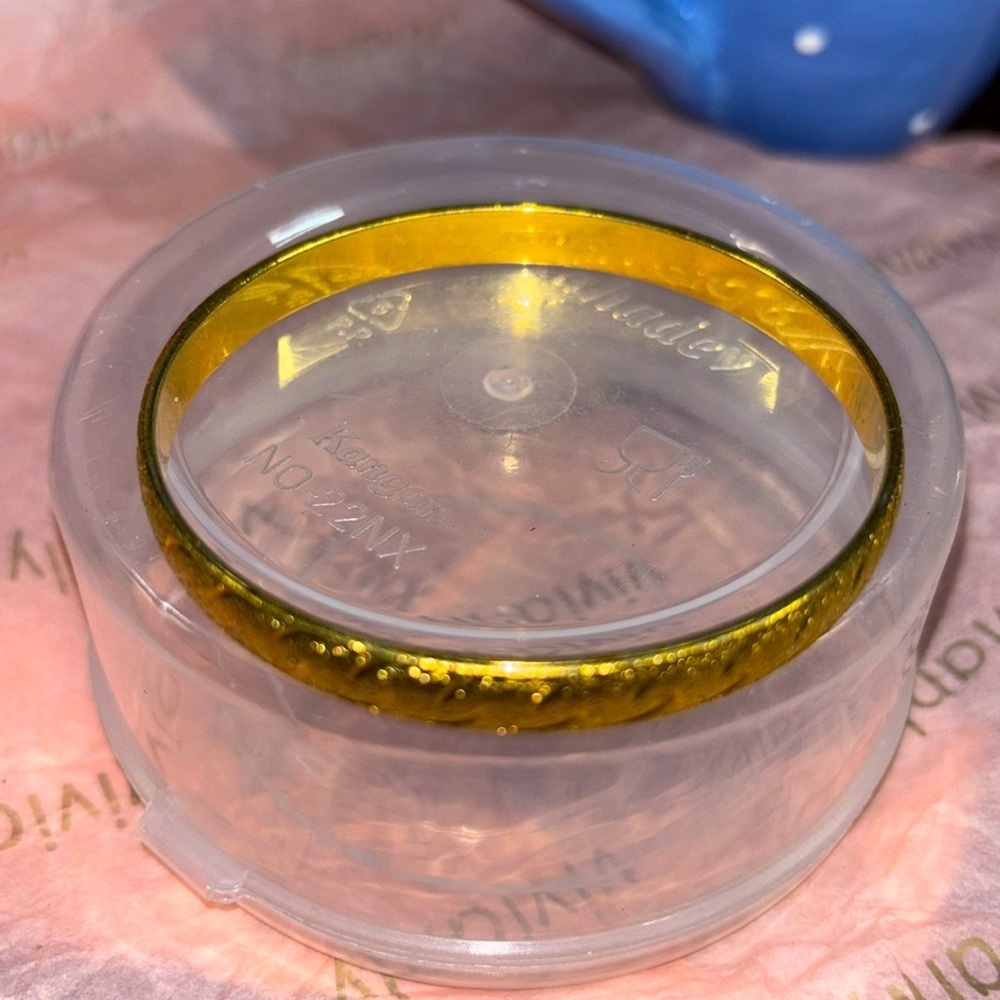 Authentic Beautiful Monet Gold Tone bracelet bangle